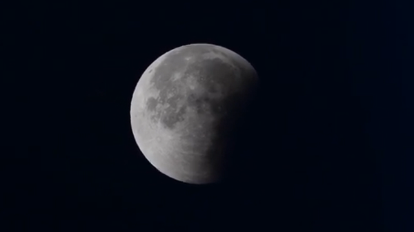 El histórico eclipse lunar visto por los ojos de un cosmonauta - Sputnik Mundo