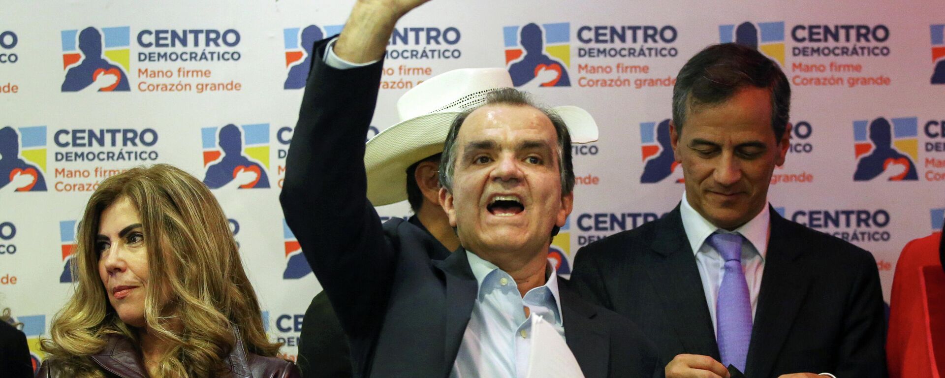 Óscar Iván Zuluaga, candidato del Centro Democrático para las elecciones de Colombia de 2022 - Sputnik Mundo, 1920, 23.11.2021