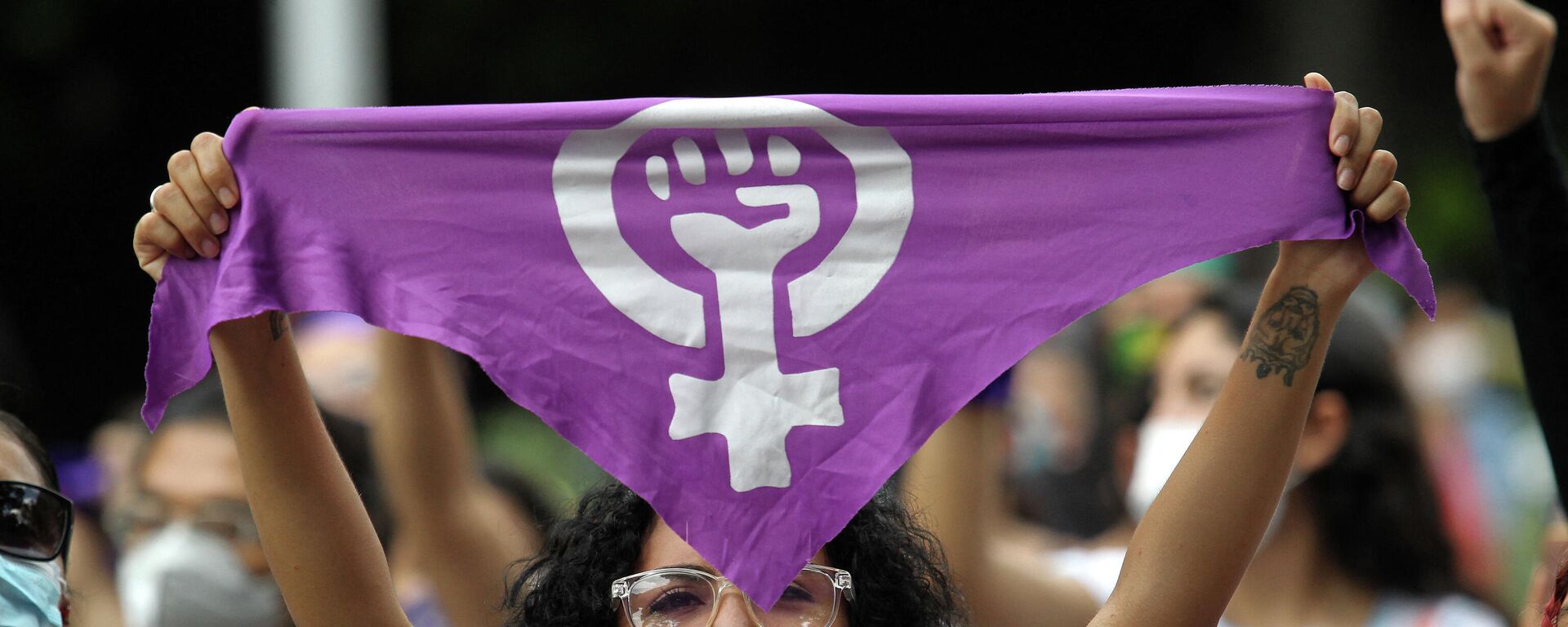 Feminista durante una protesta en Guadalajara - Sputnik Mundo, 1920, 24.11.2021