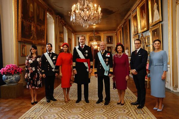 Las relaciones entre la familia real sueca y la española siempre han sido cordiales. Los reyes de Suecia realizaron una visita oficial a España en el año 1983 y asistieron a la boda de Felipe y Letizia y a las de las infantas, Elena y Cristina. Las relaciones entre la familia real sueca y la española siempre han sido cordiales. Los reyes de Suecia realizaron una visita oficial a España en el año 1983 y asistieron a la boda de Felipe y Letizia y a las de las infantas, Elena y Cristina. - Sputnik Mundo