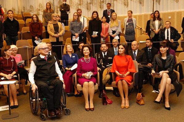 La agenda de don Felipe y doña Letizia ha contemplado encuentros con el primer ministro en funciones de Suecia, Stefan Löfven, con el presidente del Parlamento sueco, Andreas Norlén, y visitas al Museo del Premio Nobel, al Instituto Karolinska, el Instituto Tecnológico KTH, la biblioteca Bernadotte del Palacio Real o la Real Academia Sueca de Ciencias de la Ingeniería. La agenda de don Felipe y doña Letizia ha contemplado encuentros con el primer ministro en funciones de Suecia, Stefan Löfven, con el presidente del Parlamento sueco, Andreas Norlén, y visitas al Museo del Premio Nobel, al Instituto Karolinska, el Instituto Tecnológico KTH, la biblioteca Bernadotte del Palacio Real o la Real Academia Sueca de Ciencias de la Ingeniería. - Sputnik Mundo