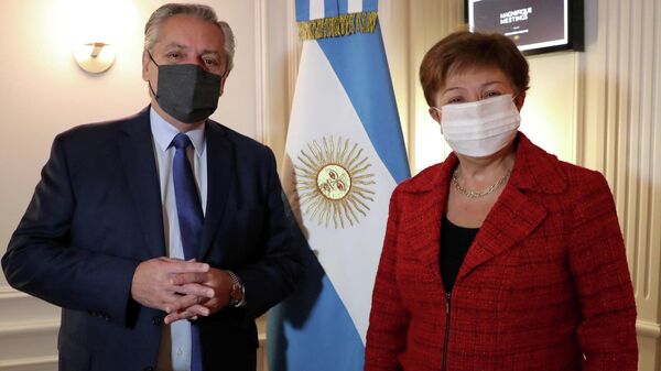 El presidente de Argentina, Alberto Fernández, con la directora gerenta​ del Fondo Monetario Internacional (FMI), Kristalina Georgieva - Sputnik Mundo