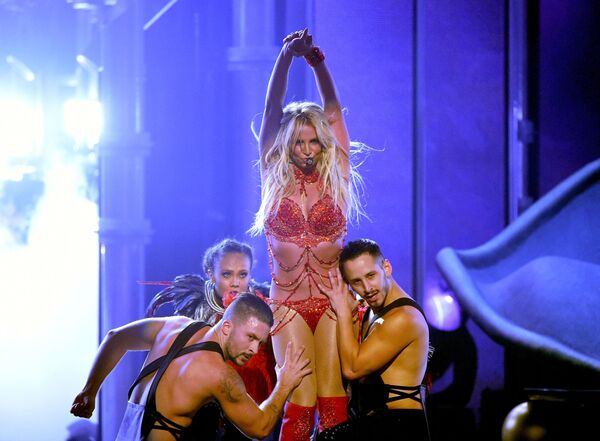 Britney en la gala de los Billboard Music Awards, en 2016. - Sputnik Mundo