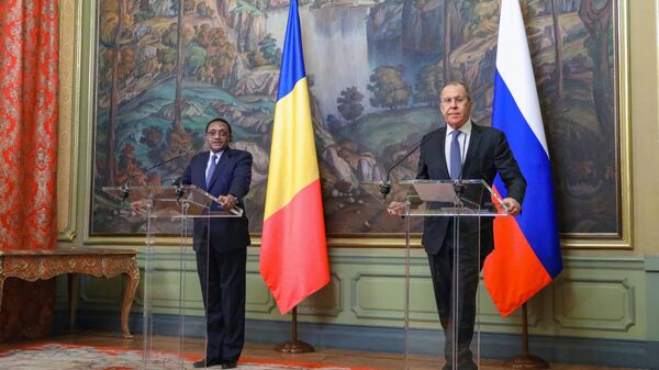 El canciller de Chad, Mahamat Zene Cherif, y el ministro de Exteriores ruso, Serguéi Lavrov - Sputnik Mundo