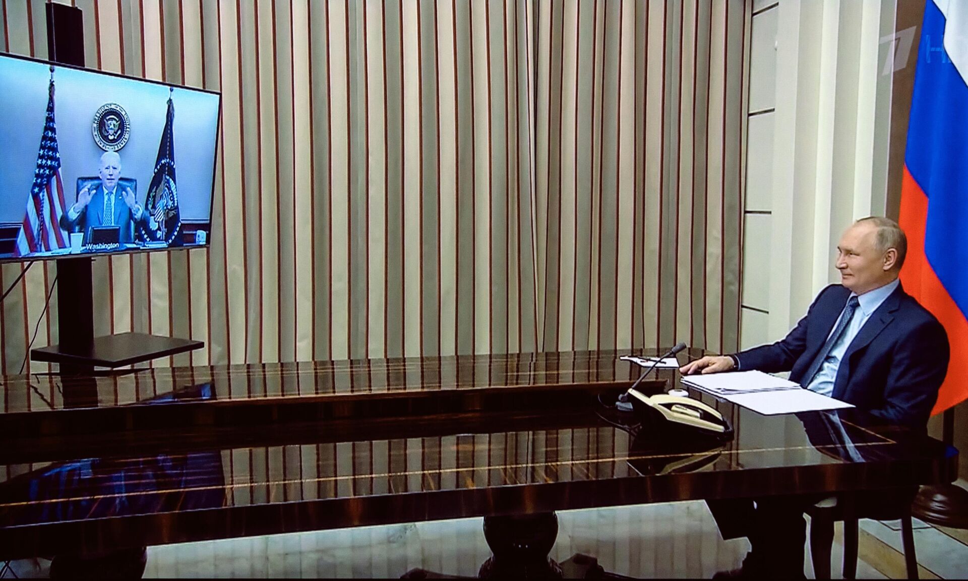 Videoconferencia de los presidentes de EEUU y Rusia, Joe Biden y Vladímir Putin - Sputnik Mundo, 1920, 07.12.2021