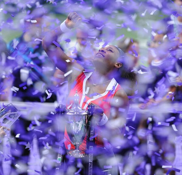 La tenista estadounidense Serena Williams tras ganar el torneo WTA 2012. - Sputnik Mundo