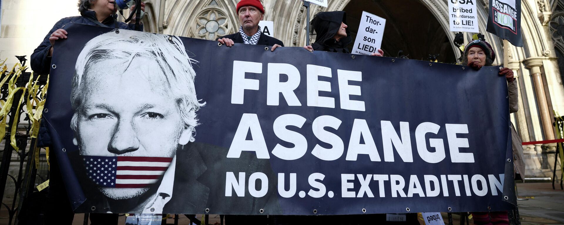 La Corte británica para tomar una decisión sobre la apelación de EEUU para extraditar a Assange - Sputnik Mundo, 1920, 10.12.2021