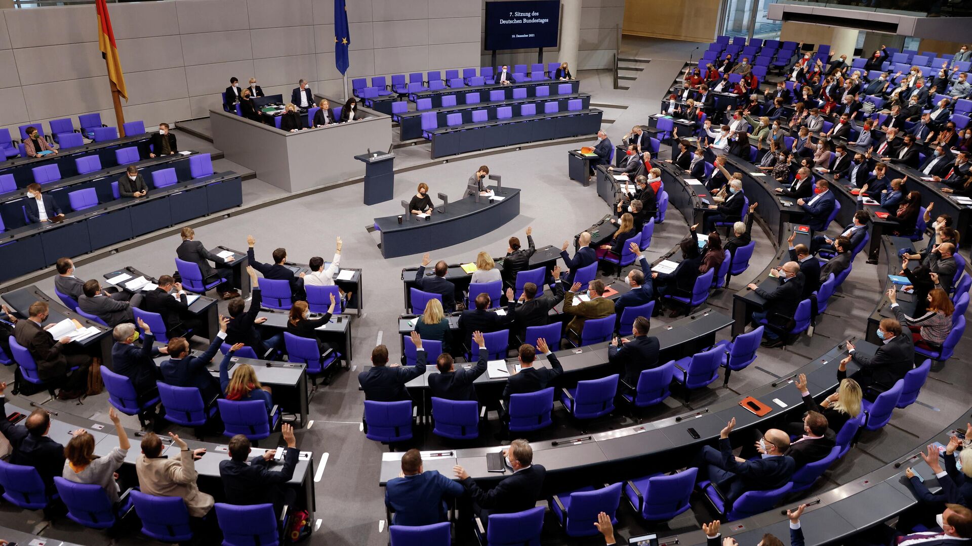 Los diputados del Bundestag votan en la reunión - Sputnik Mundo, 1920, 10.12.2021