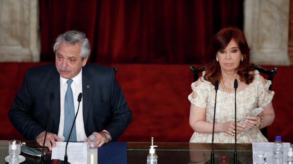 El presidente de Argentina, Alberto Fernández, y la vicepresidenta, Cristina Fernández, juntos en el Congreso en marzo de 2021 - Sputnik Mundo