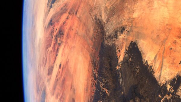 Пустыня Сахара на фотографии астронавта ЕКА Томаса Песке - Sputnik Mundo