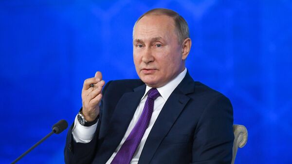 El presidente de Rusia, Vladímir Putin, en una rueda de prensa - Sputnik Mundo