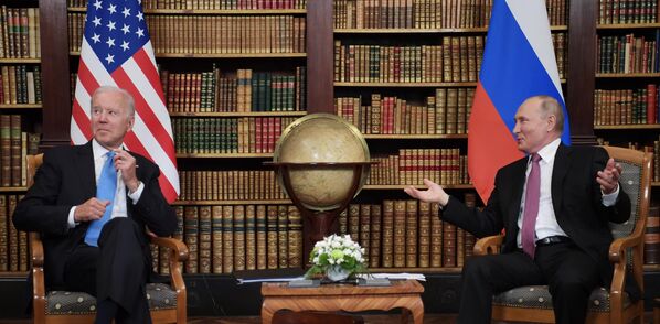 El 16 de junio en Ginebra (Suiza) tuvo lugar el primer encuentro entre Vladímir Putin y Joe Biden como jefes de Estado. La esperada reunión de los presidentes llegó en un momento de gran tensión entre las partes y no dejó avances significativos en las relaciones bilaterales. - Sputnik Mundo