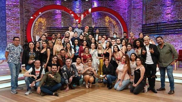 Elenco del reality show mexicano 'Enamorándonos' de TV Azteca - Sputnik Mundo