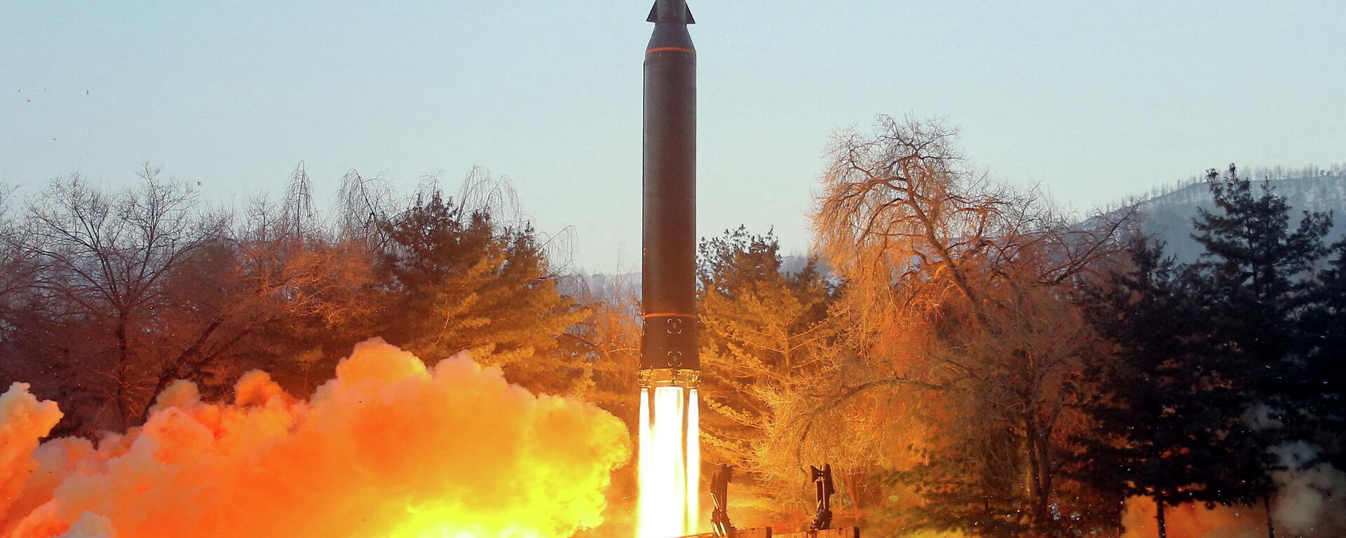El lanzamiento de un misil supersónico norcoreano  - Sputnik Mundo, 1920, 10.01.2022