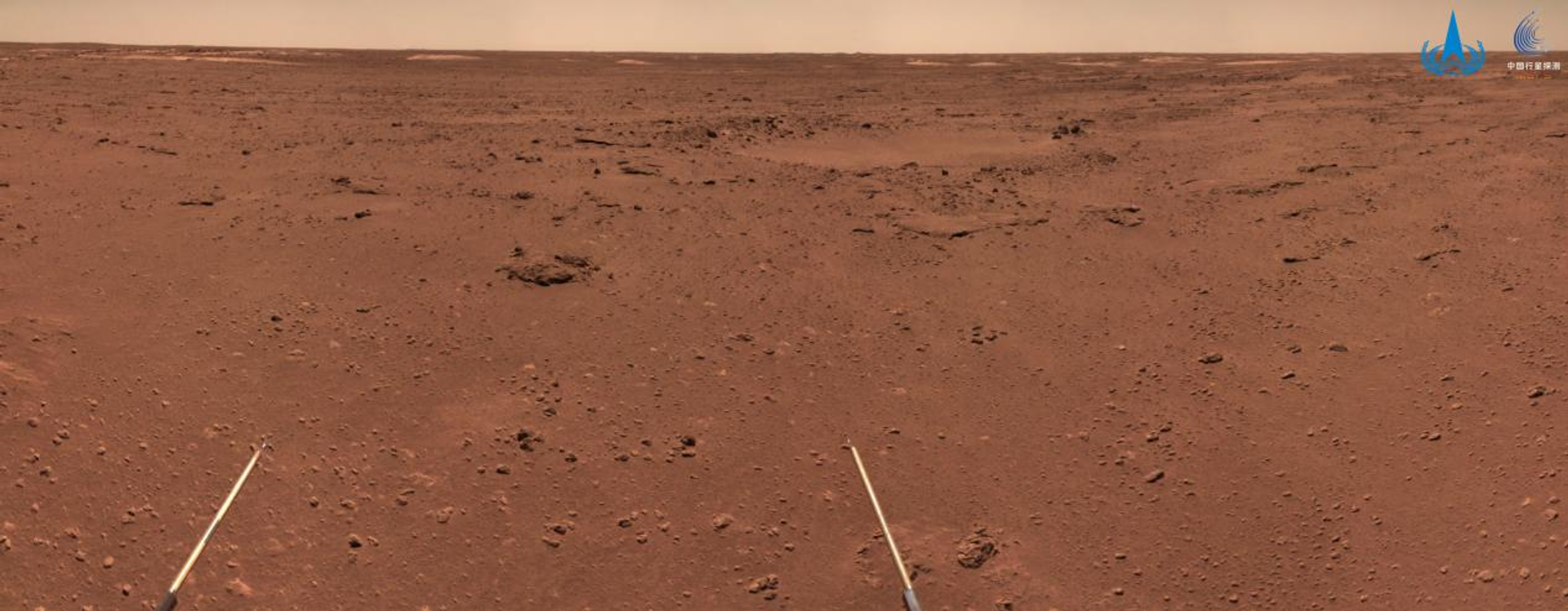 La superficie árida de Marte tomada por el róver Zhurong - Sputnik Mundo, 1920, 08.01.2022