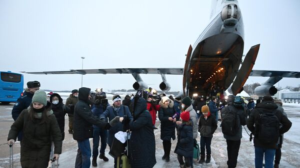 Evacuación de los ciudadanos rusos de Almaty, el 9 de enero de 2022 - Sputnik Mundo