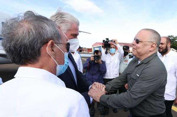 Arribo de Miguel Díaz-Canel, presidente de Cuba, a Nicaragua para participar en la juramentación del presidente Daniel Ortega, reelecto para el quinquenio 2022-2027 - Sputnik Mundo