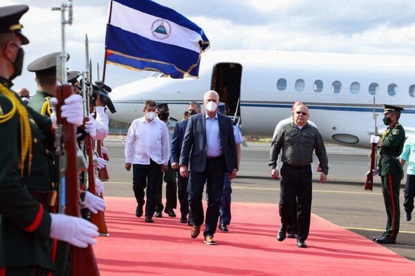 Arribo de Miguel Díaz-Canel, presidente de Cuba, a Nicaragua para participar en la juramentación del presidente Daniel Ortega, reelecto para el quinquenio 2022-2027 Arribo de Miguel Díaz-Canel, presidente de Cuba, a Nicaragua para participar en la juramentación del presidente Daniel Ortega, reelecto para el quinquenio 2022-2027 - Sputnik Mundo