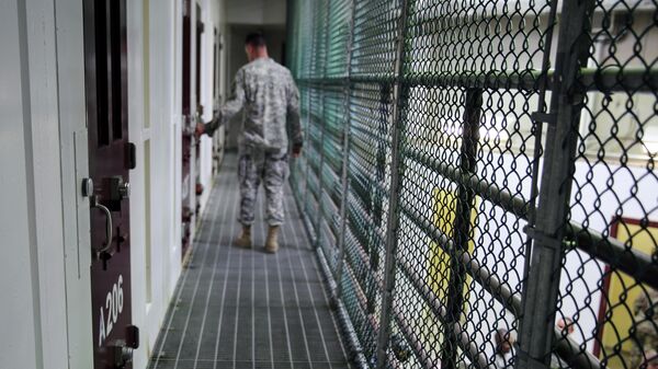 Un militar estadounidense en la cárcel de Guantánamo - Sputnik Mundo
