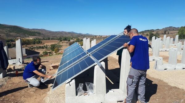 Instalación de paneles solares en Luco de Jiloca, en Teruel - Sputnik Mundo