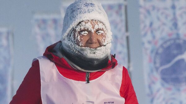 Участник Международного самого холодного в мире марафона в Якутии  - Sputnik Mundo