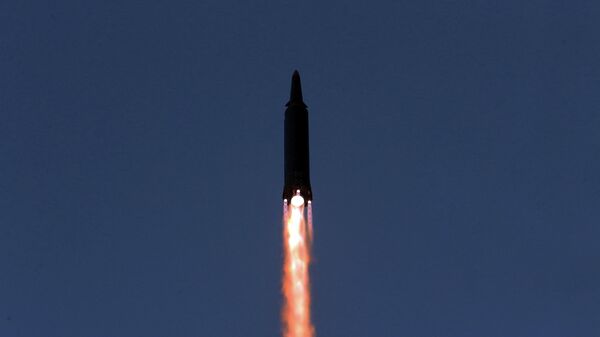 El lanzamiento del misil norcoreano  - Sputnik Mundo