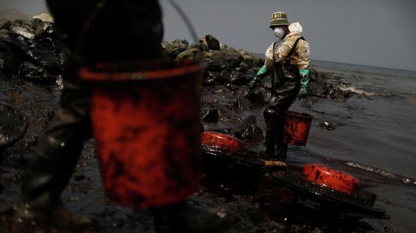 El derrame de petróleo en Perú - Sputnik Mundo