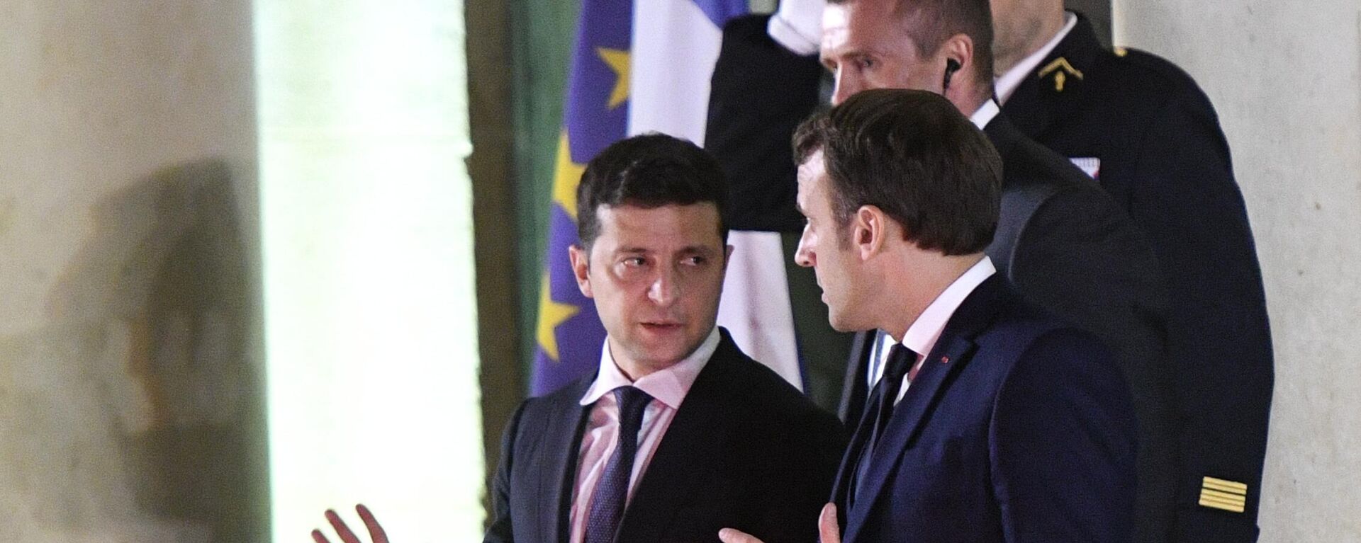 El presidente de Ucrania, Volodímir Zelenski, y su par francés, Emmanuel Macron (archivo) - Sputnik Mundo, 1920, 28.01.2022
