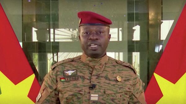 Paul-Henri Damiba, presidente de Burkina Faso y comandante en jefe de sus Fuerzas Armadas - Sputnik Mundo