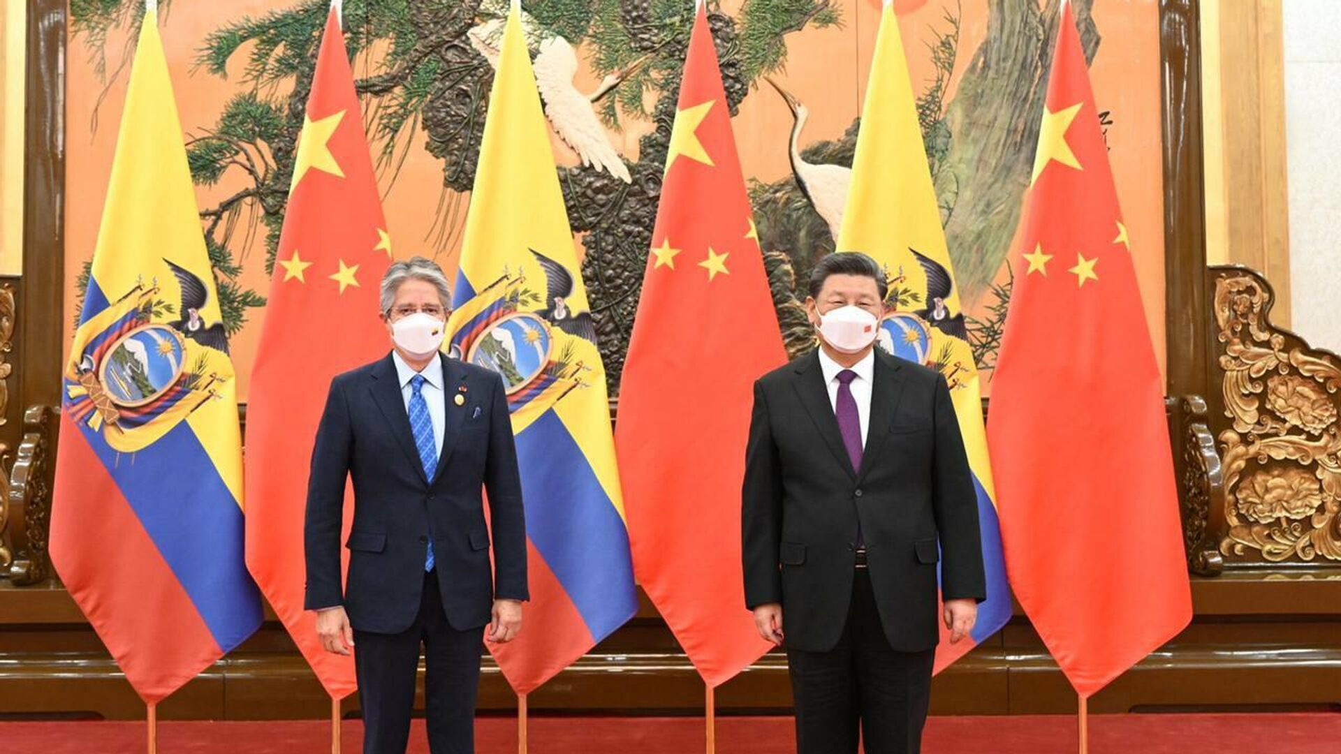 El presidente de Ecuador, Guillermo Lasso, con su homólogo chino, Xi Jinping - Sputnik Mundo, 1920, 05.02.2022