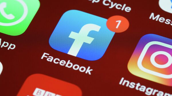 Logo de Facebook e Instagram - Sputnik Mundo