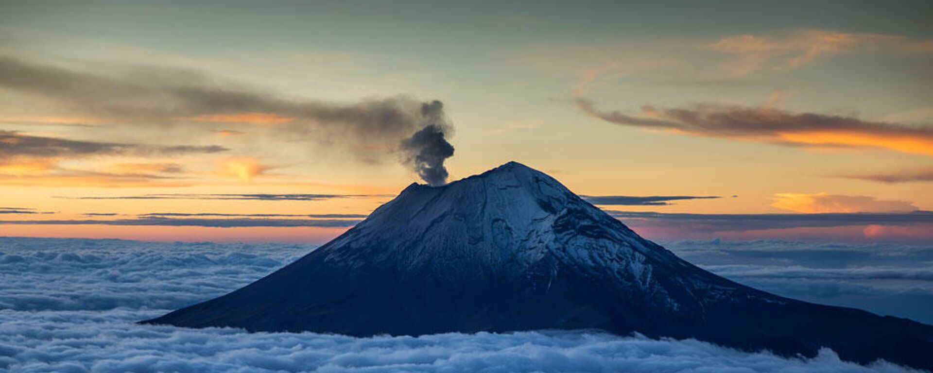 El volcán Popocatépetl, ícono de la cultura mexicana.  - Sputnik Mundo, 1920, 10.02.2022