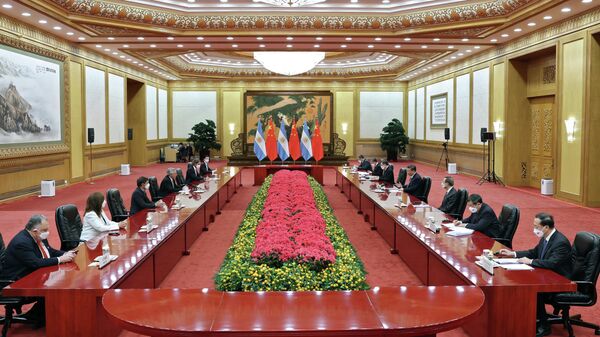 Reunión entre el presidente argentino Alberto Fernández y su homólogo chino Xi Jinping  - Sputnik Mundo