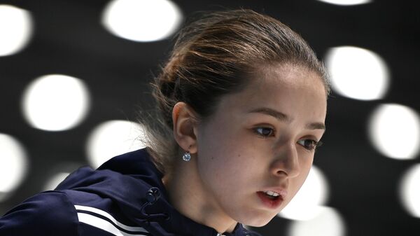 La patinadora rusa, Kamila Valíeva, durante Los Juegos Olímpicos de Invierno 2022 - Sputnik Mundo