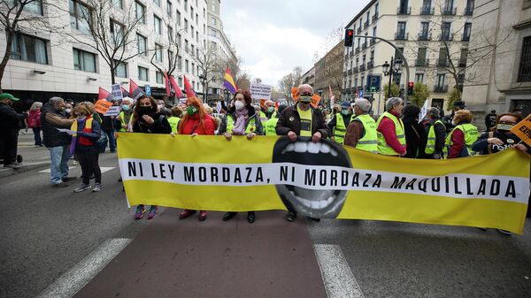 Colectivos sociales protestan en distintos puntos de España contra de la llamada ley mordaza - Sputnik Mundo