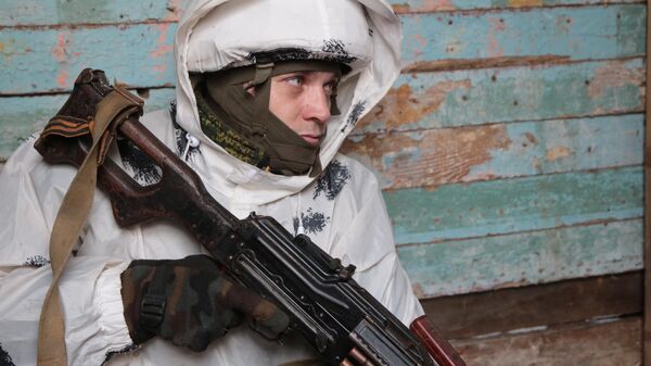 Un militar de la República Popular de Donetsk - Sputnik Mundo