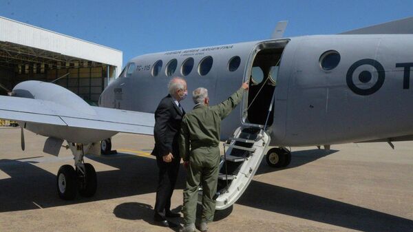 Las Fuerzas Armadas de Argentina reciben el segundo de 12 aviones comprados a EEUU - Sputnik Mundo