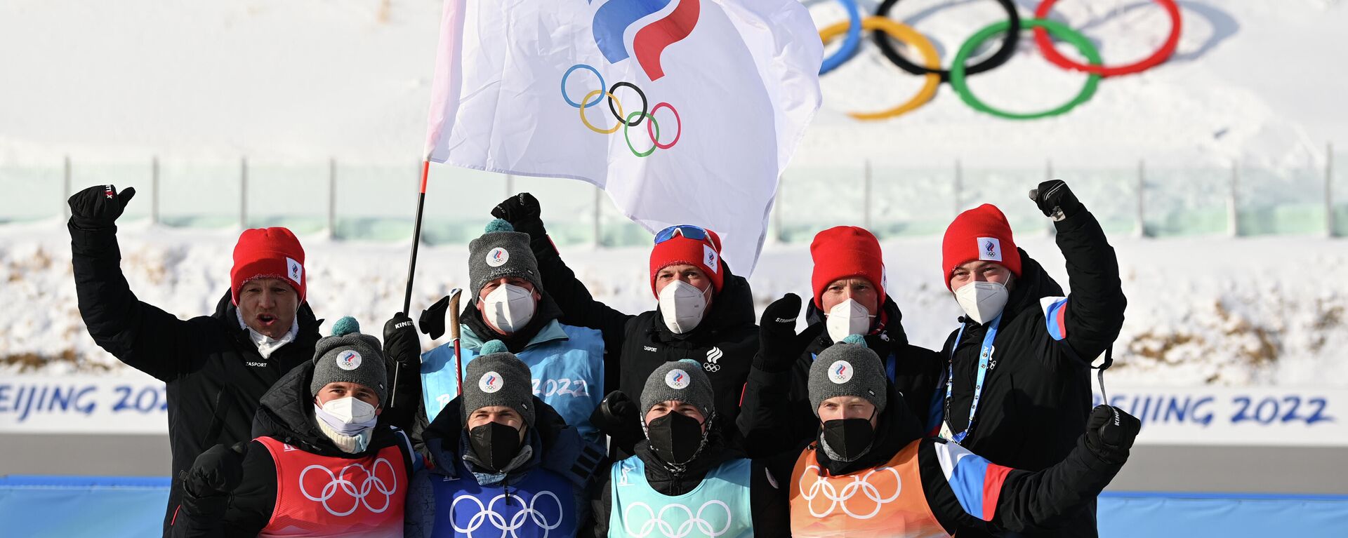 Los biatletas rusos conquistaron medallas de bronce en el relevo masculino 4 x 7,5 km en los Juegos Olímpicos de Invierno de Pekín 2022 - Sputnik Mundo, 1920, 06.09.2022
