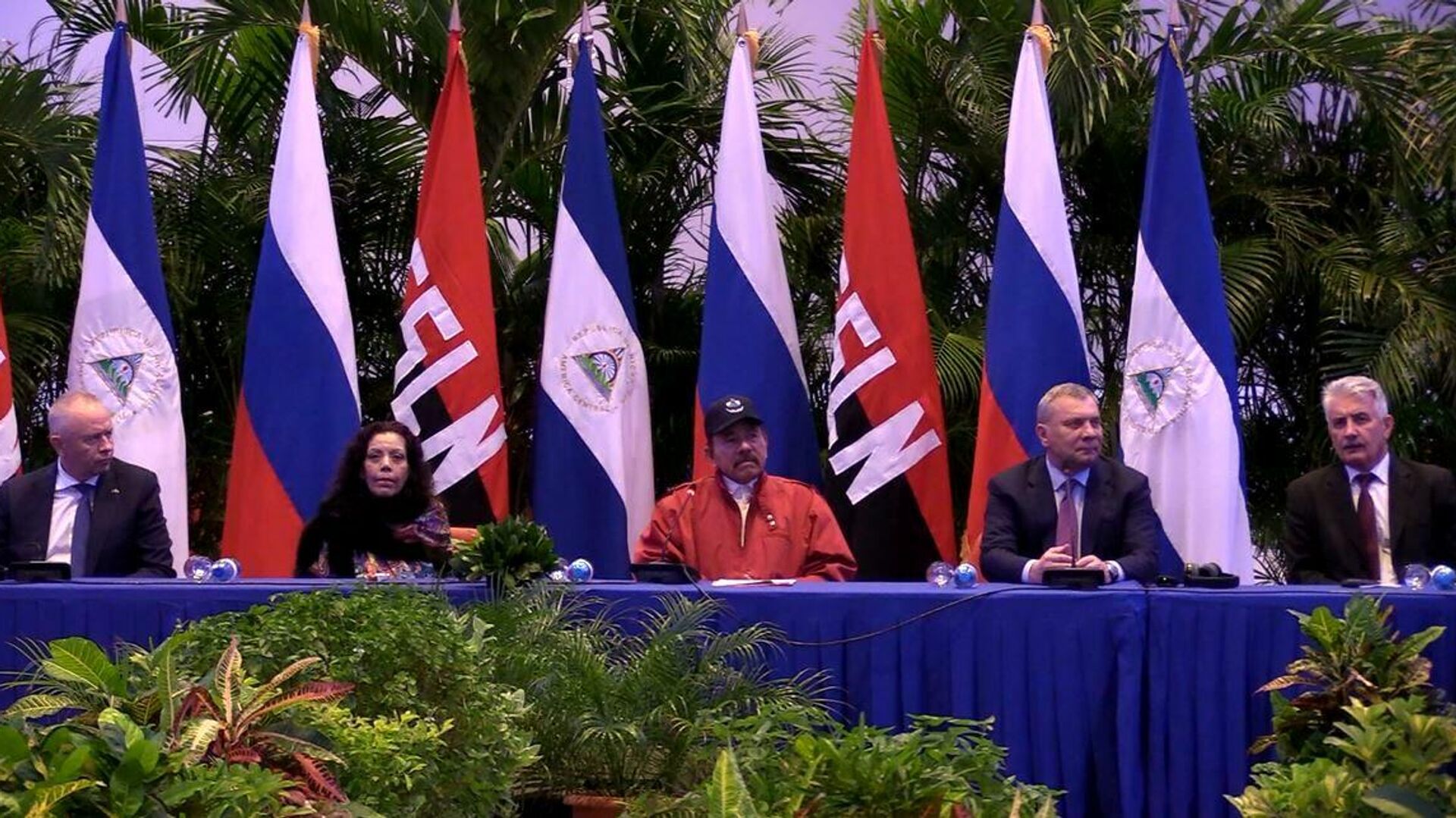 El presidente de Nicaragua, Daniel Ortega, se reúne con el vice primer ministro de Rusia, Yuri Borísov  - Sputnik Mundo, 1920, 04.05.2023