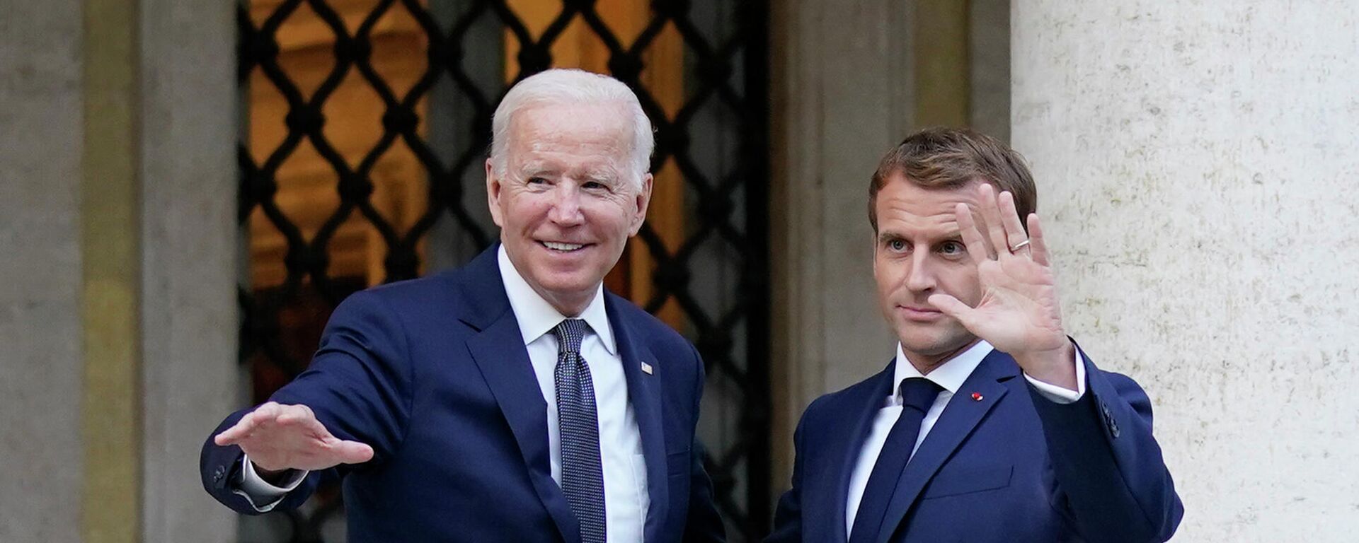 El presidente de Estados Unidos, Joe Biden, y su homólogo francés, Emmanuel Macron (archivo) - Sputnik Mundo, 1920, 20.04.2023