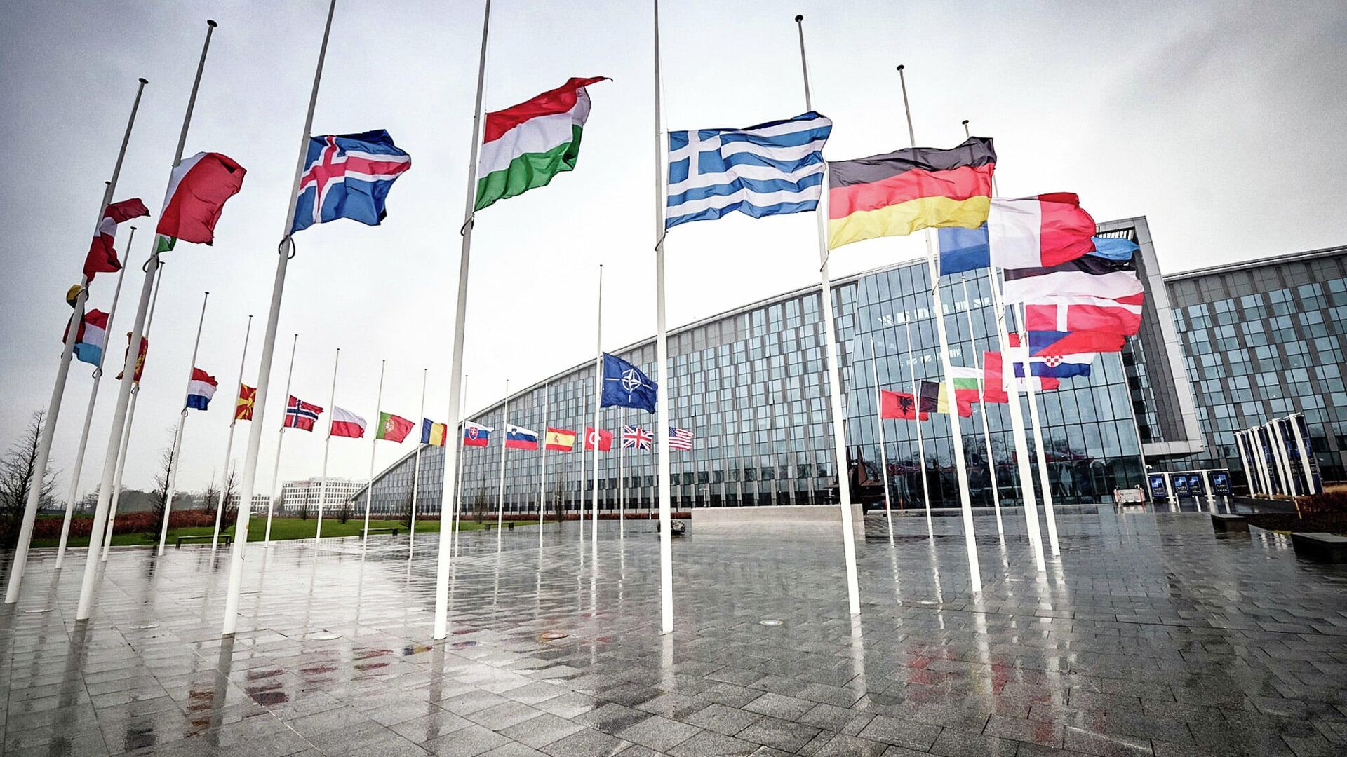 Banderas de los países miembros de la OTAN. - Sputnik Mundo, 1920, 26.02.2022
