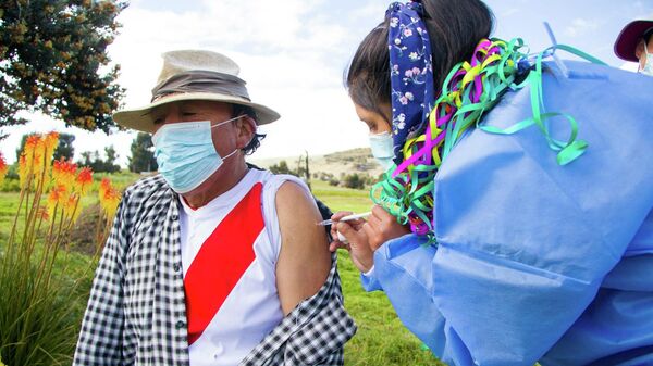 La vacunación contra COVID en Perú - Sputnik Mundo