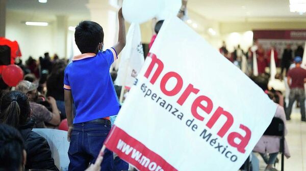 Un mitin de Morena, el partido oficial del Gobierno de México - Sputnik Mundo