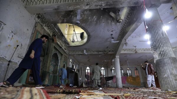 Consecuencias de la explosión ocurrida en una mezquita en la ciudad pakistaní de Peshawar  - Sputnik Mundo