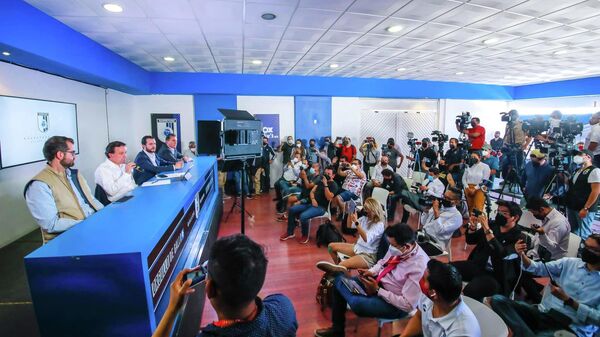 Conferencia de prensa de la liga mexicana de futbol tras los hechos de violencia. - Sputnik Mundo
