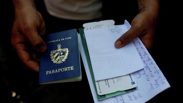 Un pasaporte cubano - Sputnik Mundo