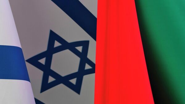 Las banderas de Israel y Emiratos Árabes Unidos - Sputnik Mundo