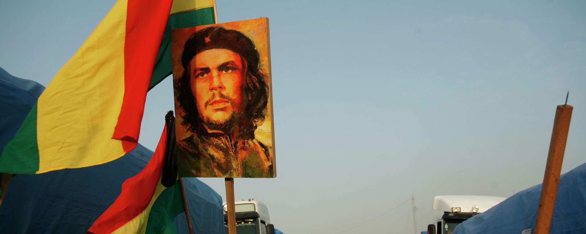 Una marcha en Bolivia con la imagen de Ernesto 'Che' Guevara - Sputnik Mundo, 1920, 16.03.2022