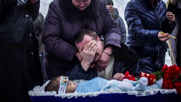 Artiom Bobryshev, de 4 años. Asesinado por los militares de las Fuerzas Armadas de Ucrania el 18 de enero de 2015, durante un bombardeo de artillería en Donetsk.  - Sputnik Mundo