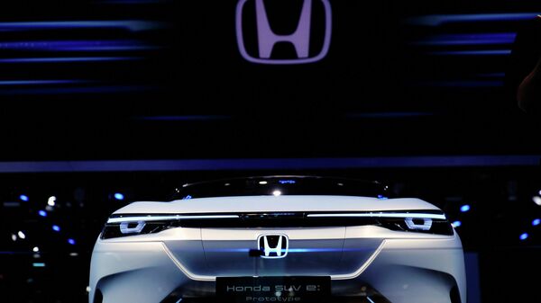 Se muestra un vehículo eléctrico (EV) Honda SUV: prototipo en un día de prensa para el Auto Shanghai sho - Sputnik Mundo